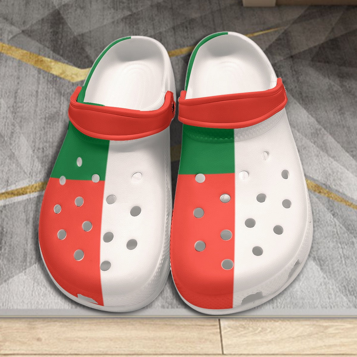 Madagascar Clogs - Womens